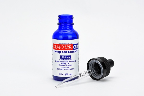 amourcbd-tincture-1500mg-dropper